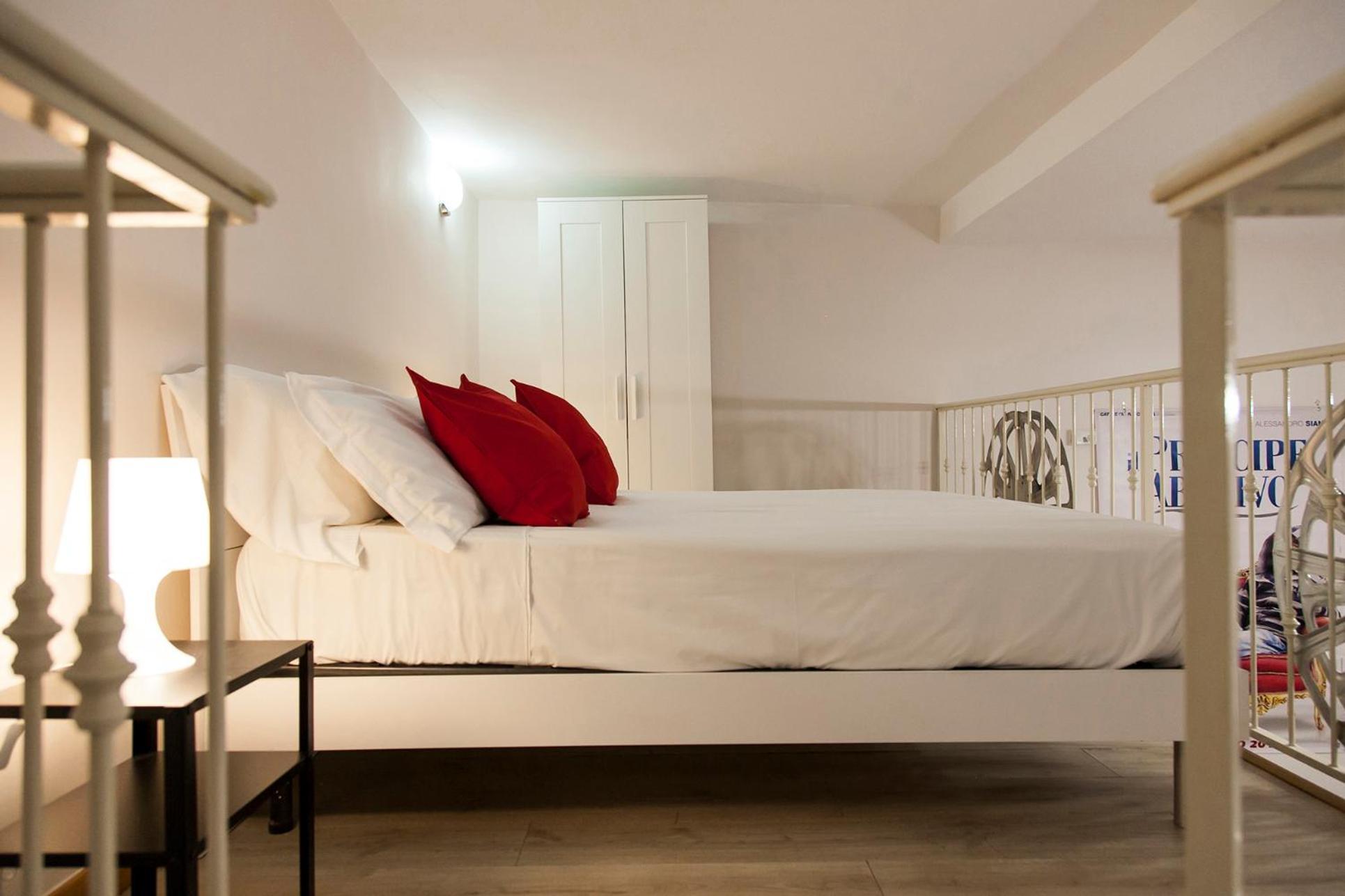 Cinema House At The Historical Center By Wonderful Italy Neapel